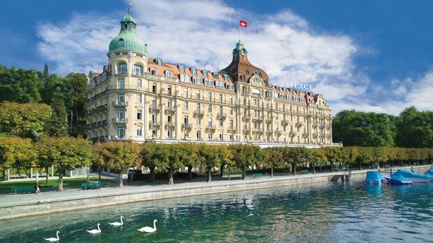     نظرة أولى: فندق ماندارين أورينتال بالاس، لوسيرن، سويسرا